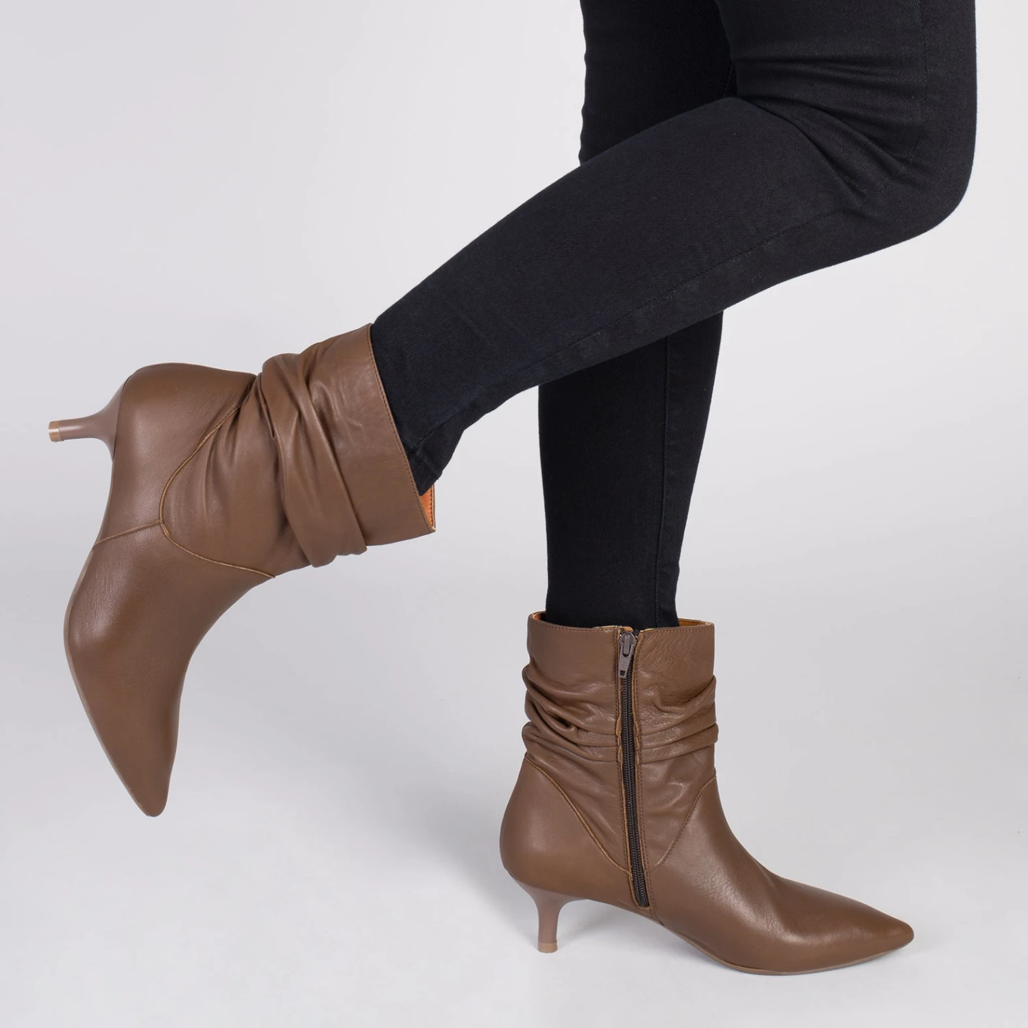 FASHION – Bottines Plissées En Cuir Nappa MARRON – Image 6