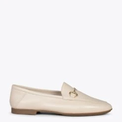 STYLE – Mocassins En Cuir Avec Détail Métallique BEIGE
