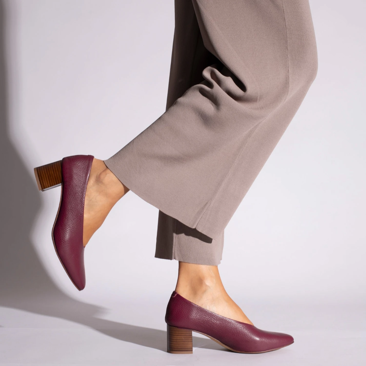 URBAN STYLE- Chaussures Pour Femme à Talon En Bois BORDEAUX – Image 6