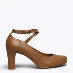 TIRAS - Chaussures Habillées à Lanières Croisées CAMEL
