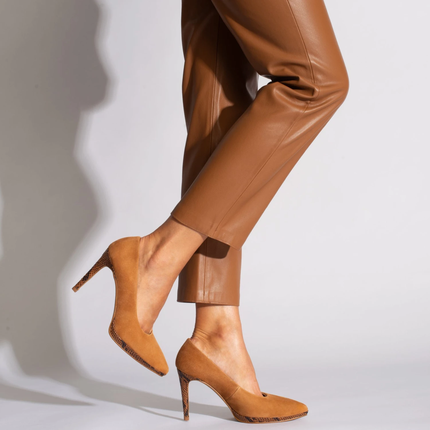 GLAM - Chaussure CAMEL Avec Talon Aiguille Animal Print – Image 6