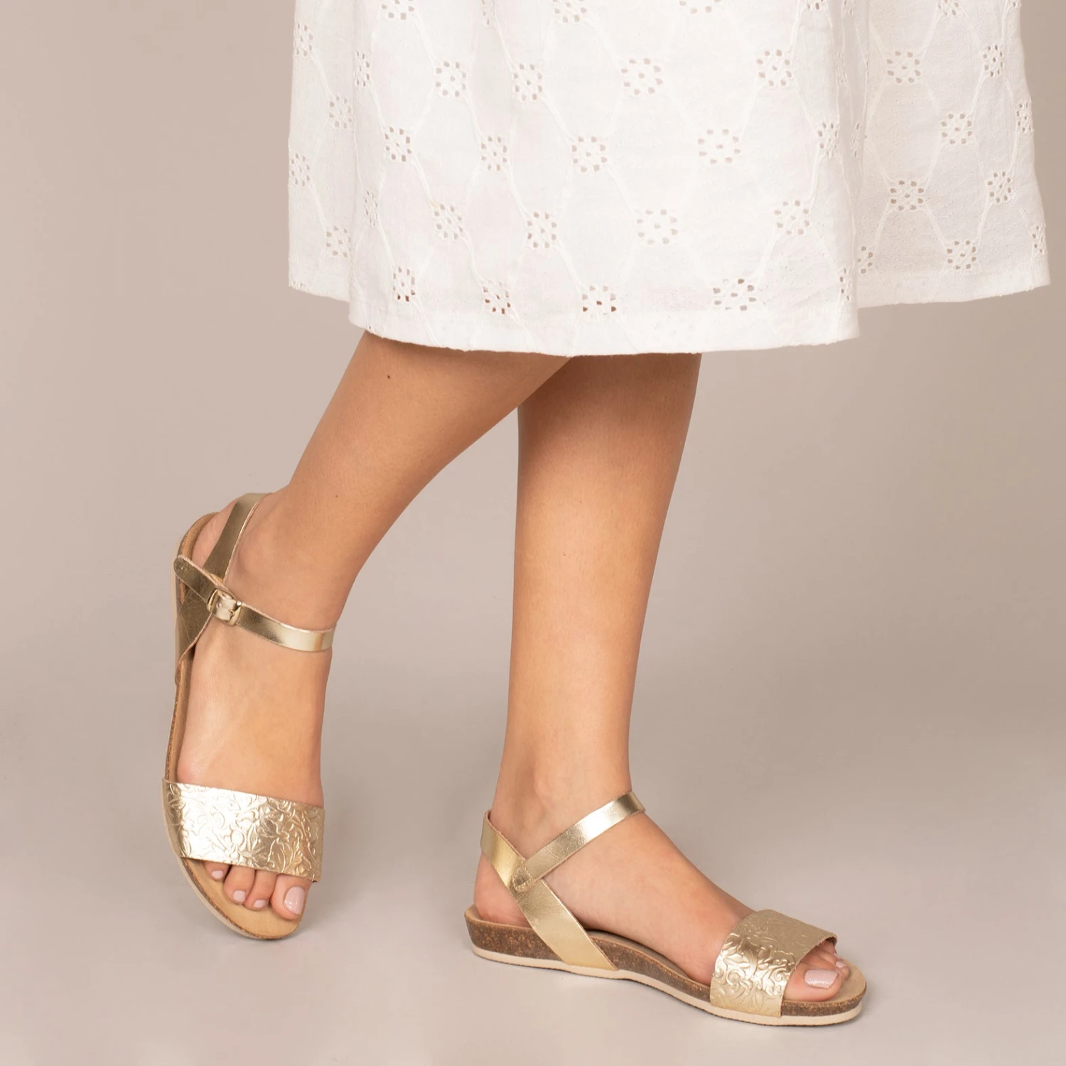 MIMOSA - Sandales Plates DORÉ BIO – Image 6