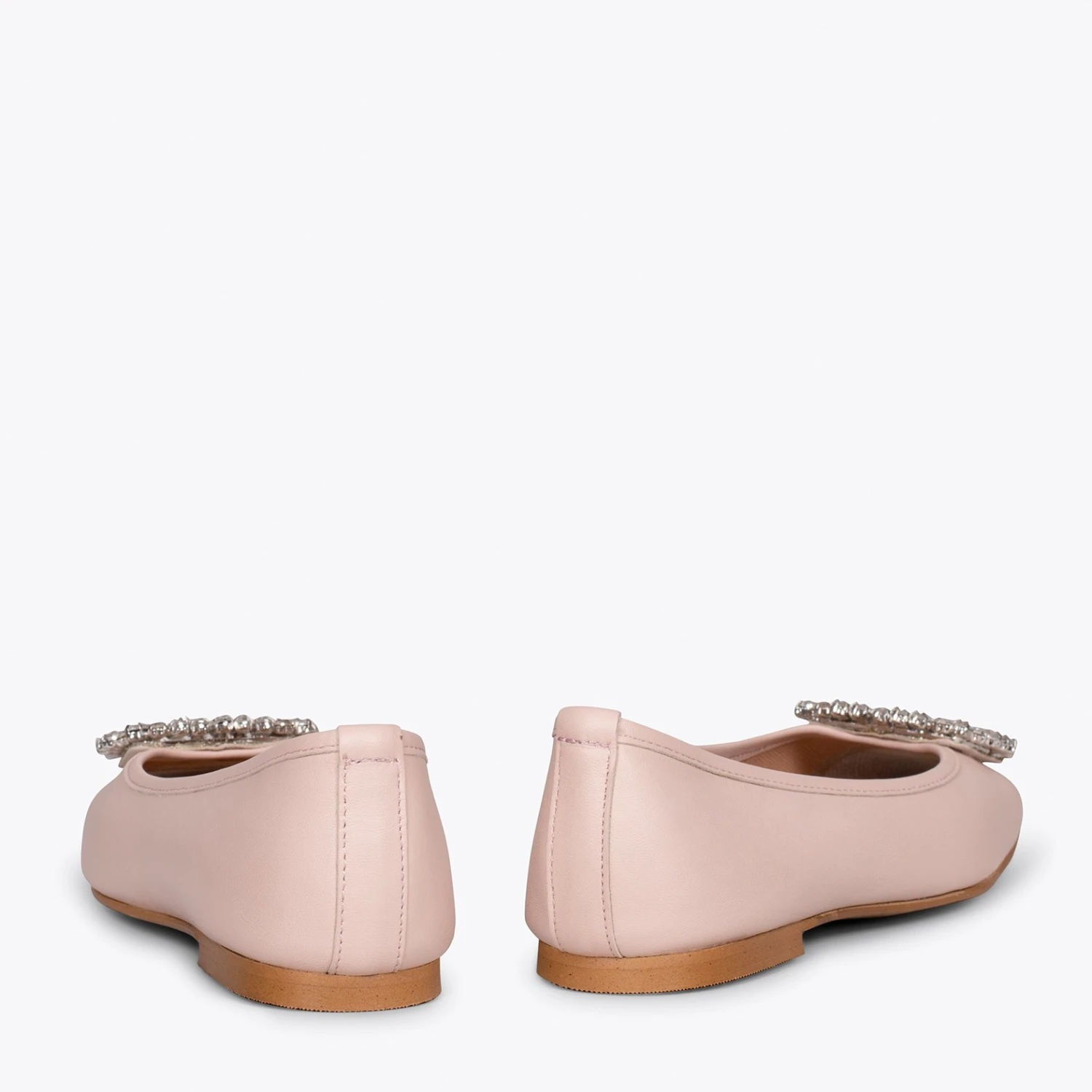 BIJOU - Chaussures Plates Avec Broche NUDE – Image 3