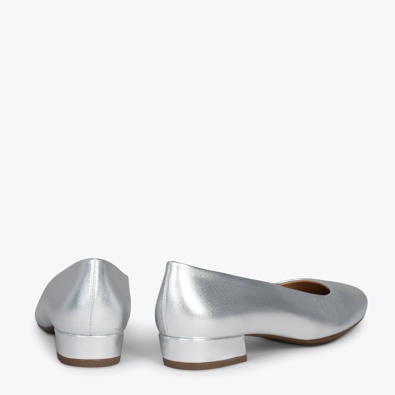 URBAN XS – Chaussures à Talon Bas En Cuir ARGENTÉ – Image 3