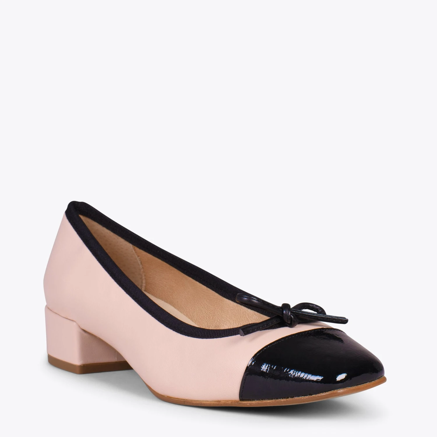 GLAMOUR – Ballerines En Cuir Avec Talon Haut Et Bout En Vernis NUDE – Image 4