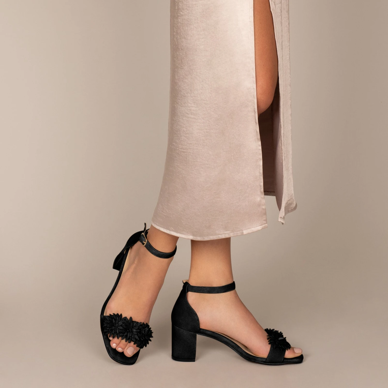 ZINNIA - Sandales De Soirée Avec Fleurs NOIR – Image 6