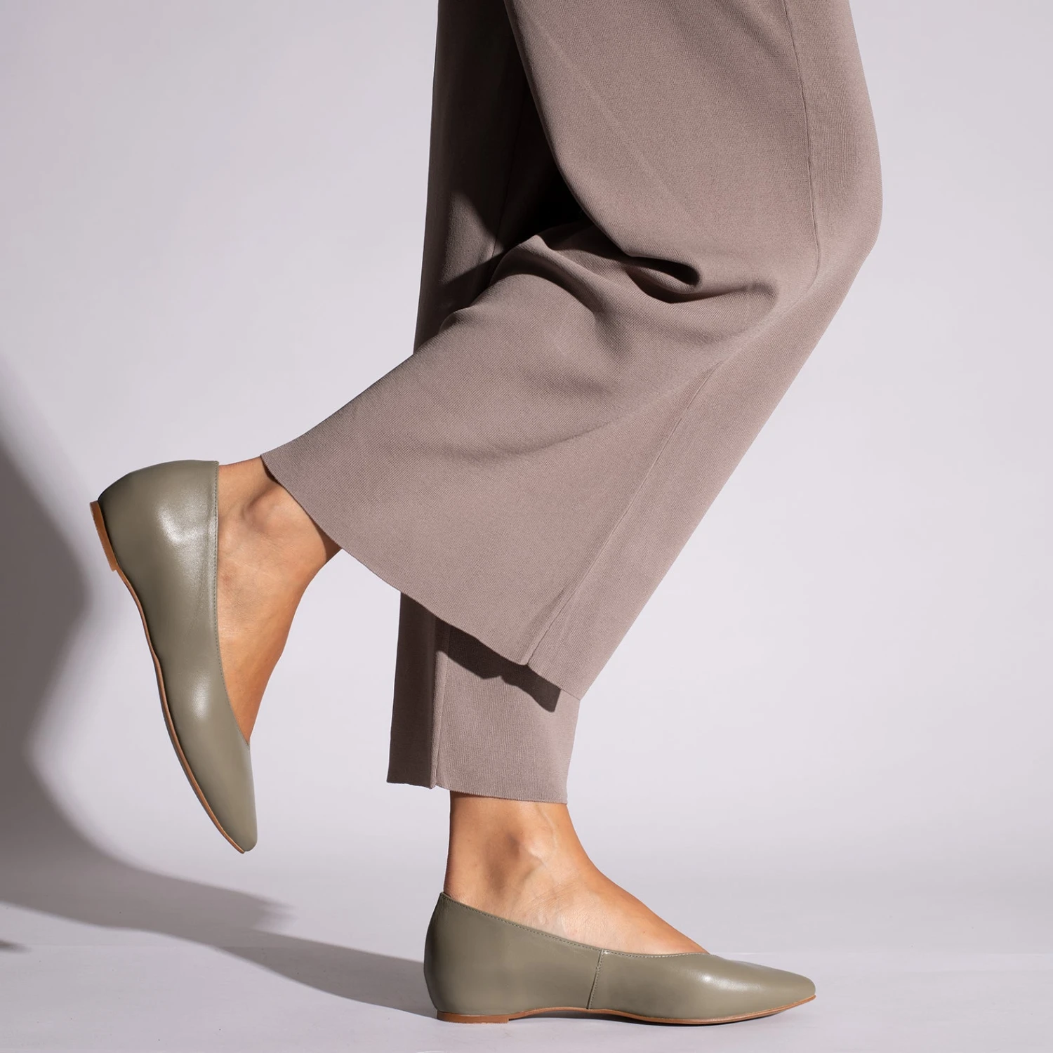 URBAN COMPENSÉ - Chaussures Compensées échancrées En V TAUPE – Image 6