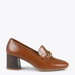 CHAIN - Mocassins Avec Talon Et Ornement Doré CAMEL